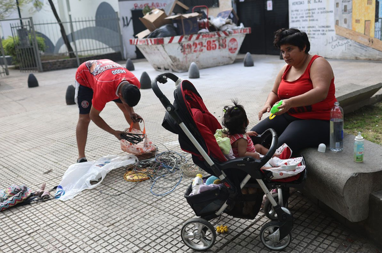 Pobreza en Argentina: especialistas advierten que ya ronda el 45%