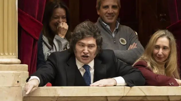Gobierno de Milei se divide entre ajuste y más gasto