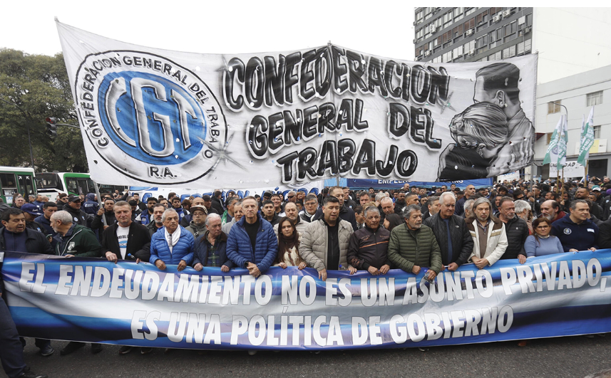 VAN DOS AÑOS TARDE : La CGT evita un paro general y prepara dos marchas en octubre