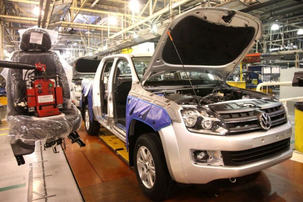 «EL INDUSTRICIDIO DE MILEI»: La industria opera al 58,2% y crece la preocupación