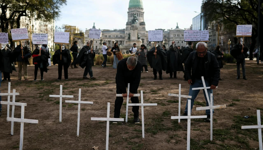El desamparo programado: la crueldad como dispositivo de gobierno