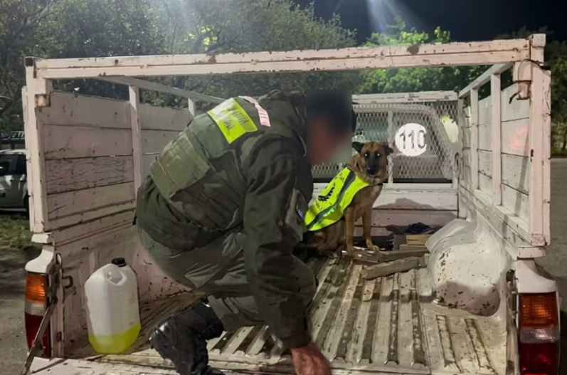 Llevaba 65 kilos de cocaína ocultos en el tanque